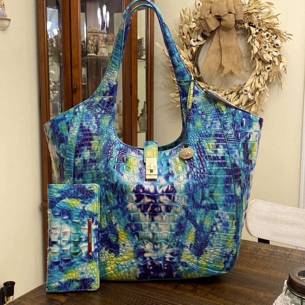 RARE BRAHMIN LARGE PURSE AND WALLET SET 💚💙 NWT
